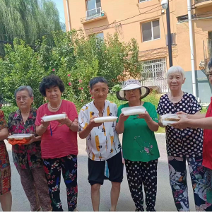 免费为社区特殊群体送上热乎饭