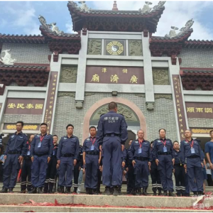 储潭中队丨协助储谭镇“龙舟赛”水陆安全