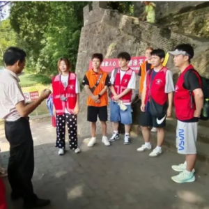 文明实践——赣县区爱帮公益联合大学实践团志愿赣州