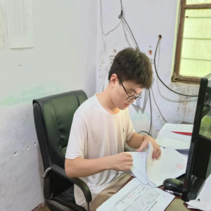 政务服务 鞠躬桑梓