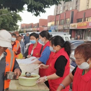 做公益服务，关心环卫工人