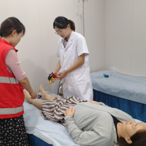 巩义市桐和社区开展“爱心义诊送健康 志愿服务进社区”活动