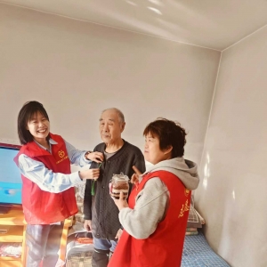 “九九重阳节 浓浓敬老情”春雨爱心公益社系列志愿服务