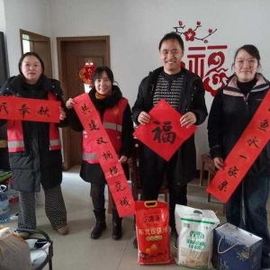 巩义市锦园社区：慰问军属送温暖 真情关爱暖人心