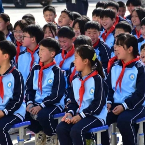 巩义市志愿服务联合会举办“春雨圆梦爱心助学”志愿服务活动