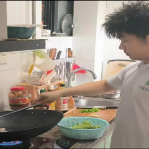 爱心不止烹饪，温暖自在人心