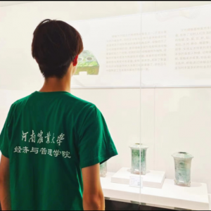 科技文化双翼飞，文化自信展新姿