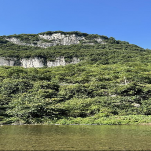 尧山探幽寻古韵 青春践行绘锦图