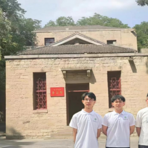 重温革命历史，传承红色基因