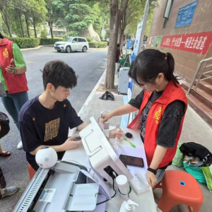 敬老心行前 爱意满归后