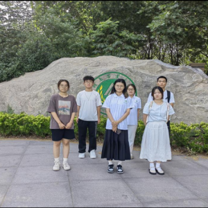 青春筑梦文明行，志愿引领停车序