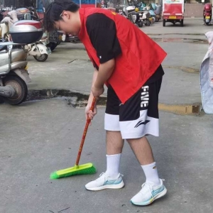 践行环保行动，追寻绿色足迹