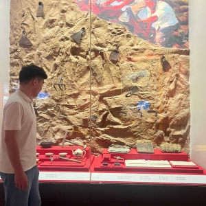 延续红色血脉，传承奋斗精神