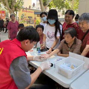 巩义市货场路社区开展“送健康 进万家”义诊志愿服务活动